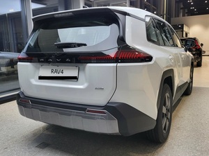 รถยนต์โตโยต้า ราฟเฟอร์รี่ เอสยูวี ปี 2025 เกียร์อัตโนมัติ เทอร์โบ เบาะหนัง หลังคาพาโนรามิก ไฟหน้า LED มาตรฐานยูโร 6 ยาง R18 กล้องมองหลัง - Product Image 2