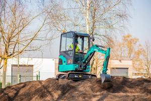 La Sunward SWE 17F est une mini-pelle de 1.7 tonnes. Compact et assez léger pour le transport, mais avec une forte puissance - Product Image 6