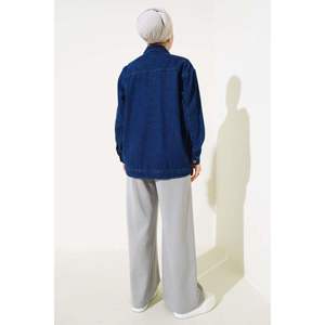 Veste courte en jean à double poche sur la poitrine, coupe classique, motif très coloré, fabriquée en TR - Product Image 1