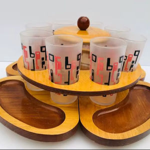 Support rond en verre en bois de style antique Design vintage élégant Parfait pour servir l'affichage ou la décoration intérieure Utilisation en gros de l'Inde - Product Image 1