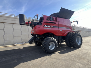 Compre una Cosechadora Case IH 8240 de Calidad a Bajo Precio, Equipo Agrícola Resistente para Cultivo y Cosecha en Terrenos Agrícolas - Product Image 2