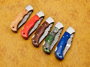 Lote de 5 cuchillos de bolsillo plegables de acero de Damasco hechos a mano con funda personalizable OEM cuchillos de uso industrial - Product Image 2