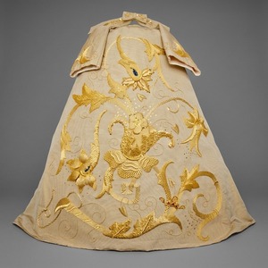 Premium Quality Embroidery Banner Custom <b>Fabric</b> Beige <b>Gold</b> Floral Embroidered Badges Applique Patch - Product Image 1