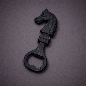 Abridor de Botellas de Hierro Fundido Estilo Herramienta Vintage, Diseño Industrial, Agarre Fuerte, Acabado Duradero, Perfecto para el Hogar, Bar, Taller y Decoración - Product Image 3