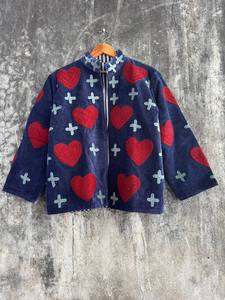 Chaqueta de terciopelo Suzani hecha a mano de lujo con bordado tradicional colorido – Prenda única de estilo bohemio para festivales y eventos nocturnos - Product Image 2