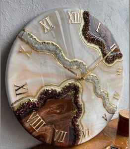 Reloj de pared de resina epoxi vertido a mano con diseño de remolino Reloj decorativo moderno - Product Image 3