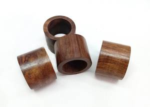 Anneaux de serviette en rotin élégants Expérience culinaire raffinée Décoration de table en osier - Product Image 6