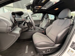 Prêt à être expédié – Hyundai Elantra N LINE 2025 de qualité industrielle, titre propre, garantie de 3 ans, disponible à la vente - Product Image 5