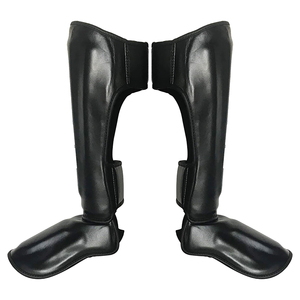 Espinilleras de Cuero Grueso para Adultos para Kickboxing, Muay Thai, Taekwondo - IRON PUNCH INDUSTRIES Personalizables - Product Image 1