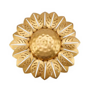 Venta al por mayor de cuencos de metal decorativos dorados con mariposa y recortes florales decoración de lujo para el hogar y la Mesa juego de cuencos de metal Urli de metal - Product Image 3