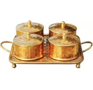 Plato Redondo de Metal para Dátiles Árabes con Tapa de Madera y Bandeja - Product Image 3