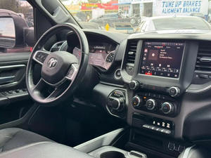 MEILLEURES PERFORMANCES – Véhicules d'<span class=keywords><strong>occasion</strong></span> : Ram 1500 Crew Cab Big Horn Pickup 4D 5,5 pieds, modèle 2022, prêts à être expédiés dans le monde entier - Product Image 2