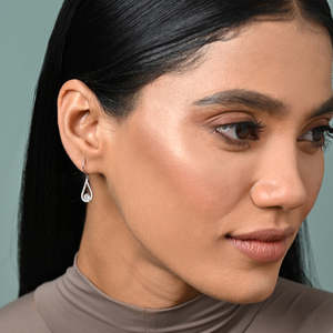 Compre Pendientes Colgantes de Plata de Ley 925 de Primera Calidad con Forma de Gota y Flor para Mujeres y Niñas, Pendientes Colgantes de Oro de 18k para Bodas - Product Image 3