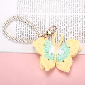 Llavero de mariposa colorido de ganchillo, estilo tejido a mano, cadena para teléfono móvil, colgante de bolso de ganchillo hecho a mano, joyería - Product Image 3