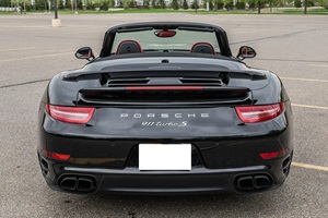 Offre exceptionnelle : Porsche 911 Turbo S Cabriolet d'occasion 2015, propre et prête à être expédiée - Product Image 5