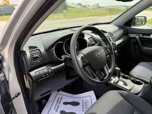 Kia Sorento LX 2011 Usada en Perfectas Condiciones, SUV - Product Image 6