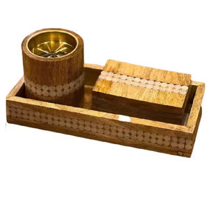 เตาบาโคหรือไม้โบราณหม้อหอมทำมือพร้อมฝาทองเหลืองและรายละเอียดการแกะสลัก - Product Image 3