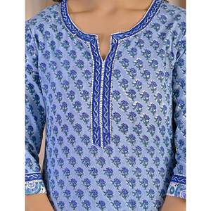 Conjunto de Kurta y Pantalón de Algodón Azul Claro con Estampado a Mano, Estilo Casual, Ropa India Hecha a Mano - Product Image 2