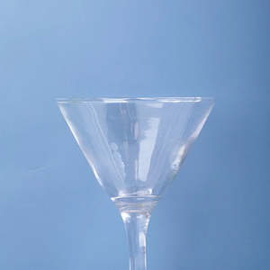 Ensemble de 4 verres à cocktail en cristal de luxe classique, en céramique borosilicate haute qualité, avec logo personnalisé, design créatif pour utilisation avec du lait - Product Image 2