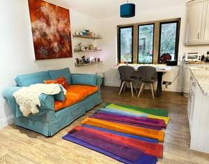 Tapis en laine moderne coloré pour un usage domestique Construction douce durable et écologique pour salon chambre salle à manger plancher d'accent - Product Image 2