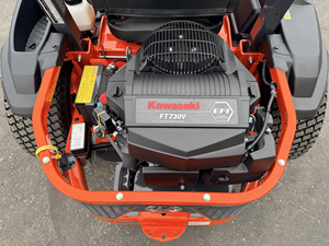 Tondeuse autoportée à braquage zéro Kubota 2025 Z452KWI-54/Z781i - Moteur Kawasaki 29,5 CV, plateau de coupe de 60 pouces - Product Image 3