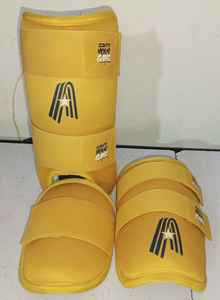 Protège-tibia en cuir personnalisé de sublimation OEM pour unisexe Design unique Protège-tibia de boxe noir Logo personnalisé - Product Image 2