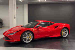 Ferrari F8 Tributo / Spider Coupé 2024 USADO EN EXCELENTE ESTADO, VOLANTE A LA IZQUIERDA, ASIENTOS DE CUERO, CÁMARA TRASERA - Product Image 3