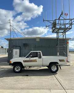 Llegada Toyotas Hilux 4WD Pick-Up Cabina doble, funciona perfectamente, sin accidentes a la venta - Product Image 4