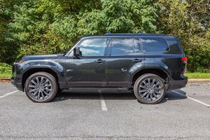 2024 ลีกซัส GX 550 รุ่นหรู น้ำมันเบนซิน ไมล์น้อย - Product Image 2