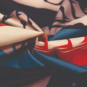 Cape de salon de coiffure professionnelle de grande taille avec fermeture à pression, en polyester confortable, accessoires et outils de coupe de cheveux - Product Image 5