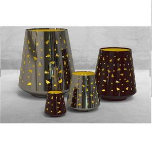 Lanterne décorative de Noël de luxe en acier inoxydable, motif arbre doré, pour la décoration de la maison et des fêtes. - Product Image 1