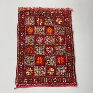 Tapis marocains authentiques faits à la main en laine, motifs berbères traditionnels, styles vintage et modernes pour la décoration intérieure - Product Image 1