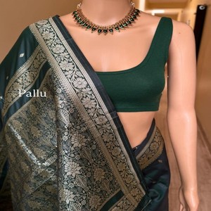 Sari de Seda Banarasi Pura VASTRA COTTAGE con Diseño de Zari Tejido a Mano en Toda la Superficie, Pallu Rico y Blusa de Seda de Contraste Suave - Product Image 6