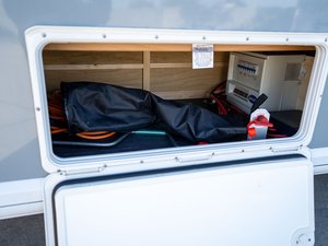 4 Berth Touring Caravan <b>Single</b> Axle Luxury Travel Trailer Fixed Island <b>Bed</b> Central Washroom Family Camping Caravan with Kitchen - Product Image 6
