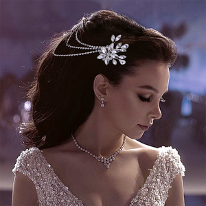 Peigne à cheveux Bridella BHP140-S en strass argenté, fait main, style vintage, ajustement confortable pour les occasions de mariage et de fête - Product Image 1