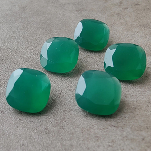 เกรด AAA พลอยนิลสีเขียวธรรมชาติเจียระไนเหลี่ยมแบบเหลี่ยมมุมตัดปรับขนาดได้ทุกขนาด - Product Image 1