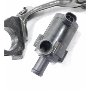BOMBA DE AGUA AUXILIAR VOLVO V40 Serie 31320347 D 4204 T16, D 4204 T9 Diésel 2000 (16>) - Product Image 6