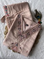 Kurti pantalon dupatta en soie romaine de couleur étonnante avec broderie et travail de sequins, fabricant de mode féminine au prix le plus bas
