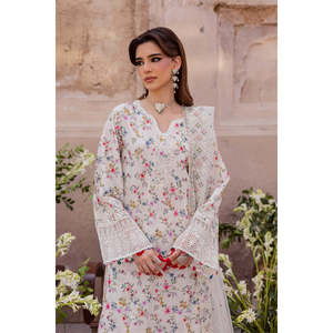 Ensemble de vêtements pour femmes BATIK-3PC, chemise en lawn brodée Schiffli, dupatta en organza brodée, pantalon imprimé - BIC-015 - Product Image 5