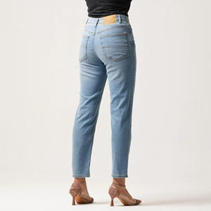Jeans de Mezclilla Clásicos Casuales y Transpirables para Mujer, de Alta Calidad, Corte Recto para Toda Ocasión, Pakistán - Product Image 3