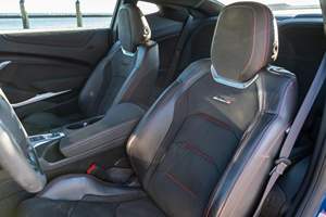 Fairly Used 2021 C-hevrolet C-amaro ZL1 C-oupe 6-Speed Manual Supercharged V8 C-arbon Fiber <b>Spoiler</b> Southern-Owned - Product Image 5
