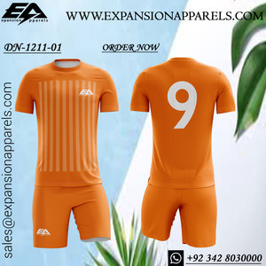 Uniforme de football en polyester de haute qualité maillot de football imprimé de logo personnalisé quantité minimale de commande bas sublimation vêtements de football personnalisés hauts de chemise - Product Image 4