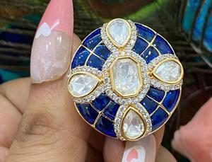 Anillo elegante ajustable Kundan Real chapado en oro de alta calidad para función y colección de ropa de boda para mujer - Product Image 2