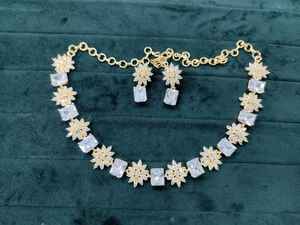 ชุดเครื่องประดับเจ้าสาวสไตล์วินเทจ ประดับลูกปัด ดีไซน์อินเดีย ลายระฆัง ต่างหูมุก สร้อยคอประดับเพชรซิคอน ขายส่ง เครื่องประดับแฟชั่น - Product Image 2