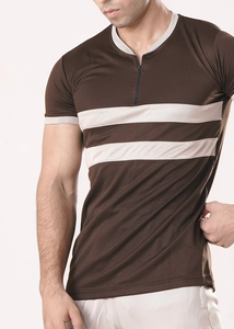 Camiseta Chic de Manga Corta Color Marrón con Rayas, Combinación Perfecta de Estilo y Comodidad, Eleva tu Atuendo Deportivo, Conjunto Deportivo de Ako - Product Image 2