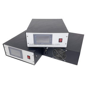 Generador ultrasónico de 20kHz 2000W para máquinas de soldadura y corte de plástico - Product Image 6