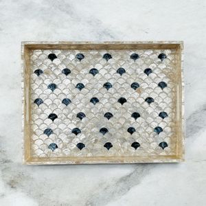 Plateau moderne en bois de noyer pouf avec poignées plateau de service pour la décoration de salon idée cadeau pour la maison - Product Image 1