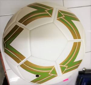 2025 BALÓN DE FÚTBOL AL POR MAYOR 2,7 MM PU BOLAS DE ALTA CALIDAD LOGOTIPO PERSONALIZADO FÚTBOL TAMAÑO 5 BOLAS NUEVO COLOR - Product Image 3