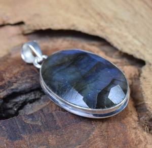 Pendentif en argent sterling 925 avec labradorite bleue, bijoux en pierres précieuses faits à la main, cadeau élégant pour femmes - Product Image 3