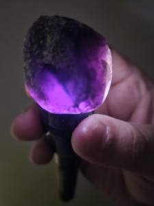 Ametista en bruto, pulida/sin cortar, mezclada, lista para tallar - Product Image 4